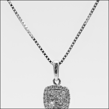 a necklace hitting the desk Unsplash. https://unsplash.com/photos/silver-heart-pendant-necklace-on-white-background-u1Hv_erOQH0
.<br><audio controls src='audio/necklace23.mp3'></audio>